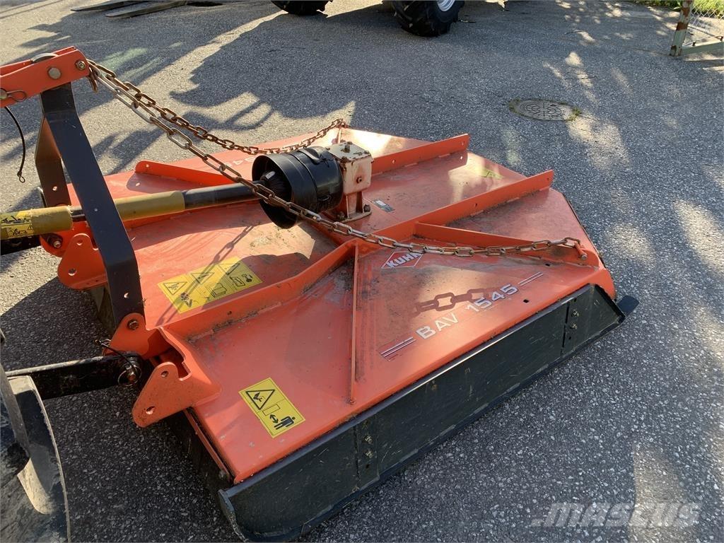 Kuhn BAV 1545 Gadanheiras e cortadores de folhas para pastos