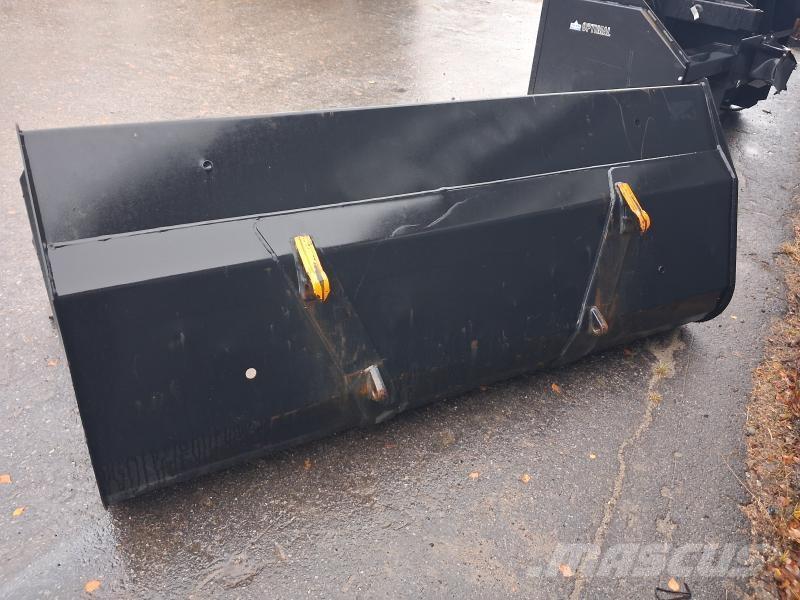  SNÖSKOPA ÅLÖ 220 EURO Outros acessórios de tractores