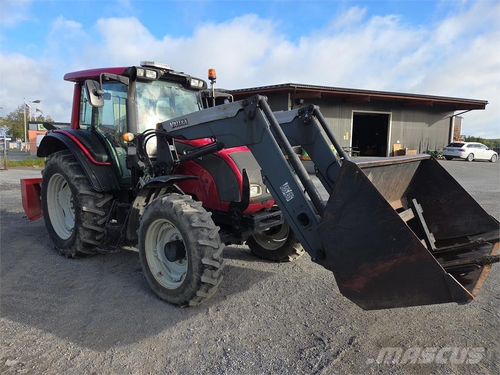 Valtra N121 Tratores Agrícolas usados