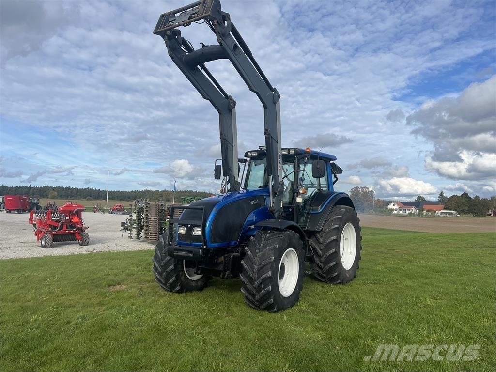 Valtra T151 E Tratores Agrícolas usados