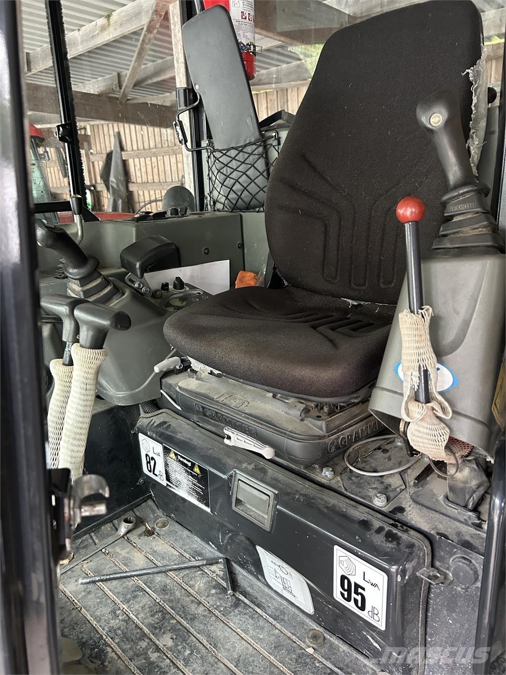 Yanmar VIO 38 GRÄVARE Pás carregadoras de rodas