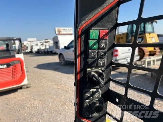 Bobcat T64 Carregadoras de direcção deslizante