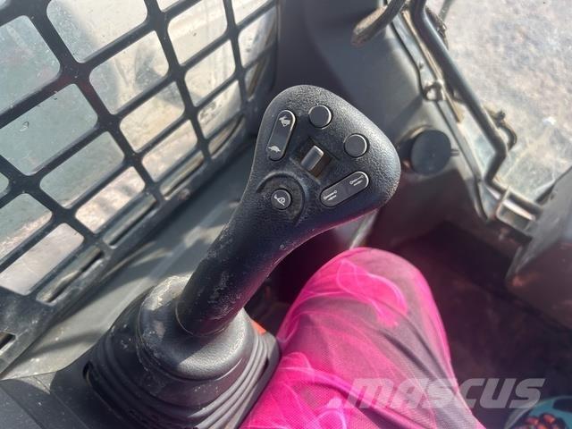 Bobcat T76 Carregadoras de direcção deslizante