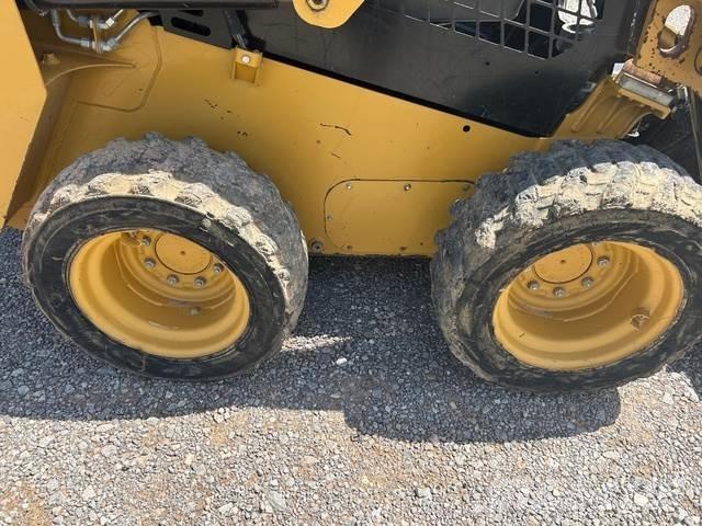 CAT 232D Pneus, Rodas e Jantes