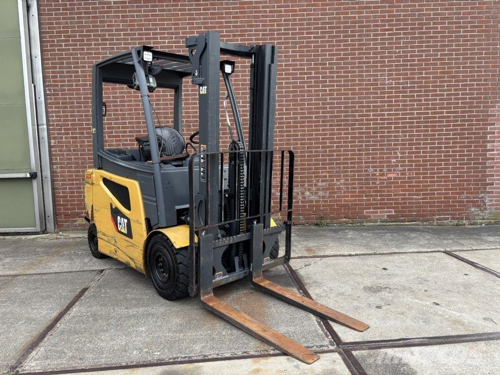 CAT 2EP5000 Empilhadores eléctricos