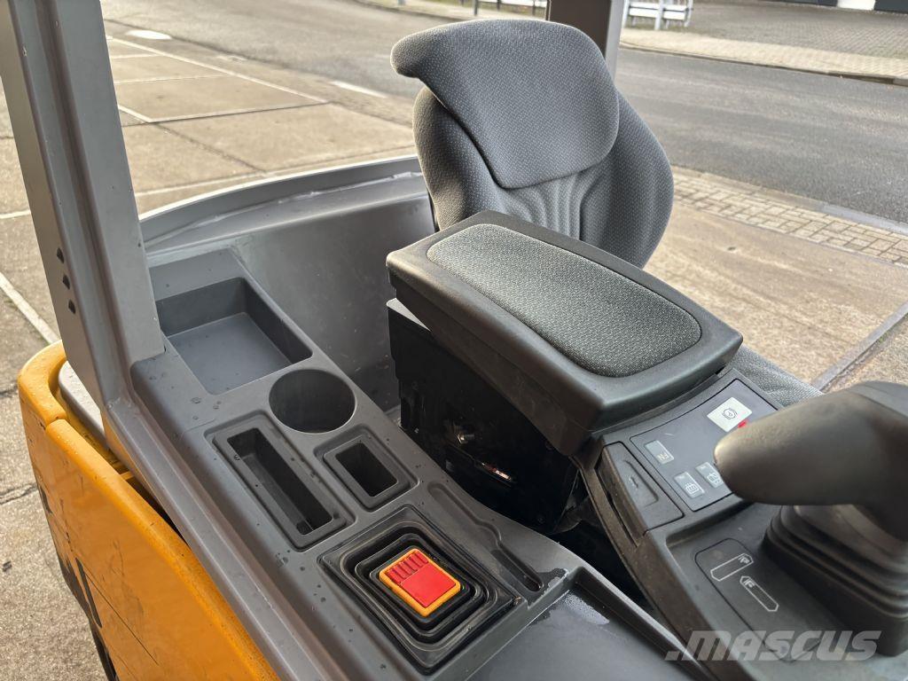 Jungheinrich EFG 320 Empilhadores eléctricos