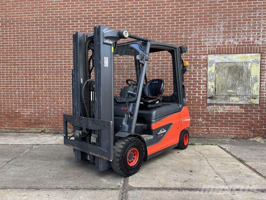 Linde E30-01 Empilhadores eléctricos