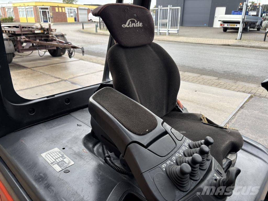 Linde E30L-01 Empilhadores eléctricos