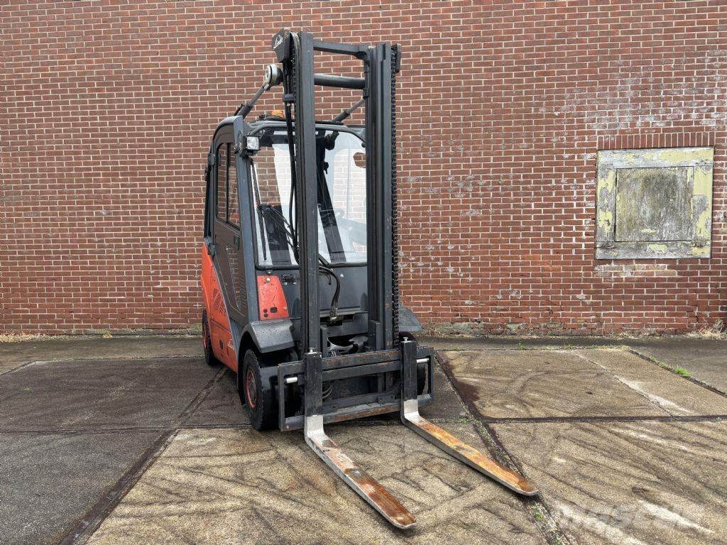 Linde H25T-01 Empilhadores a gás