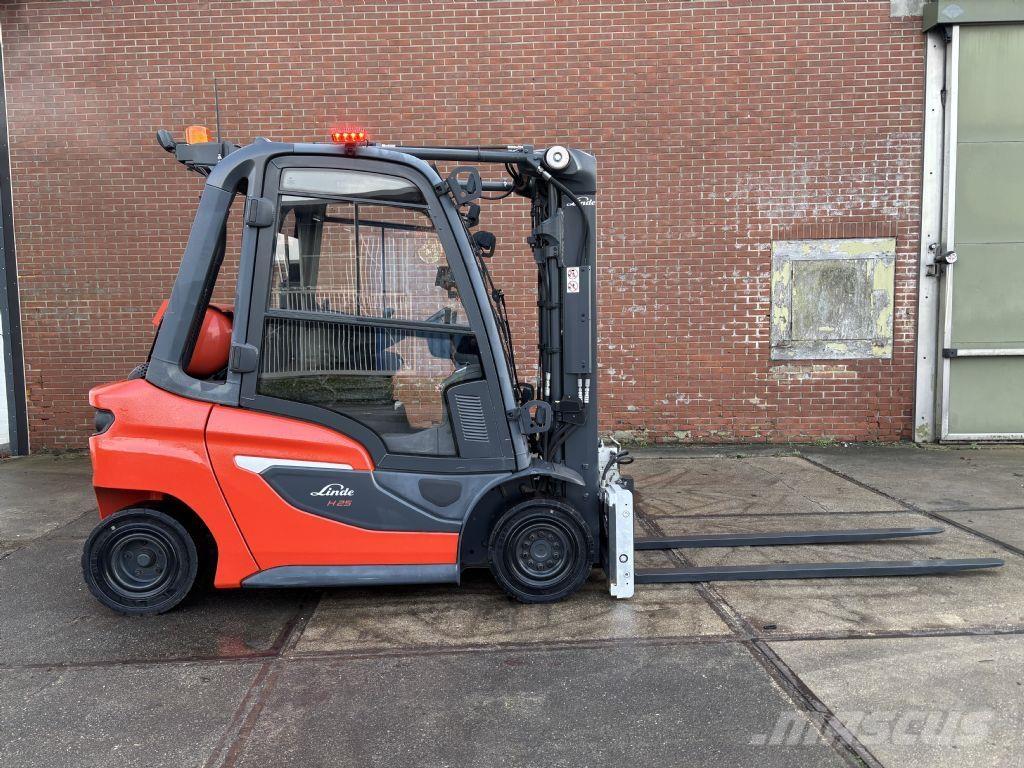 Linde H25T-01 Empilhadores a gás