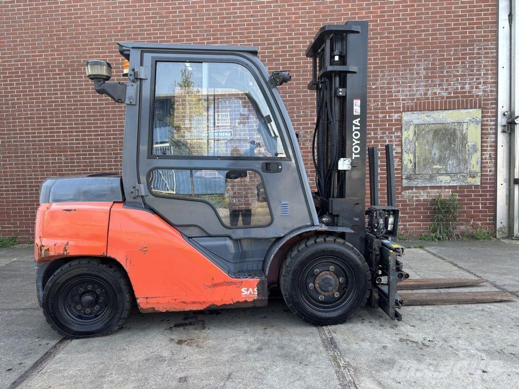 Toyota 40- 8FD40N Empilhadores Diesel