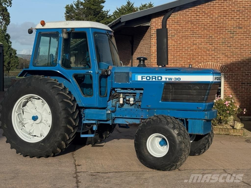 Ford TW30 Tratores Agrícolas usados