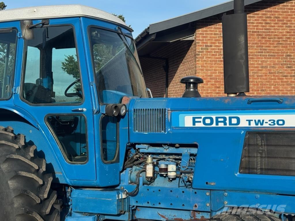 Ford TW30 Tratores Agrícolas usados