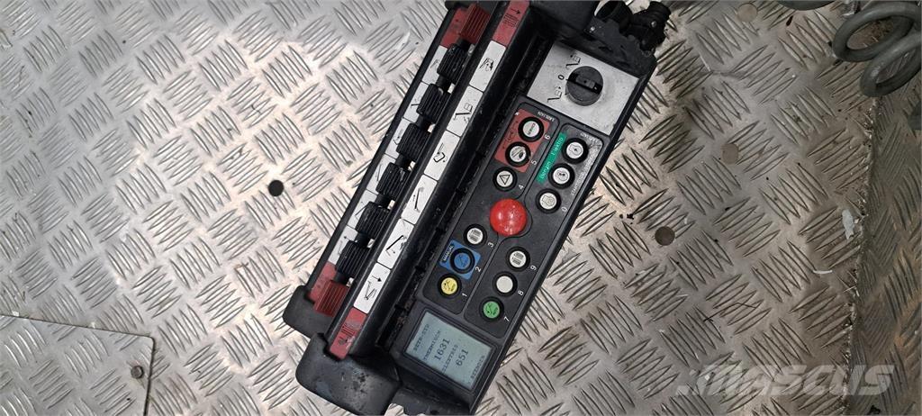 Hinowa 17.75 3S Plataformas de braço compactas auto-propulsão