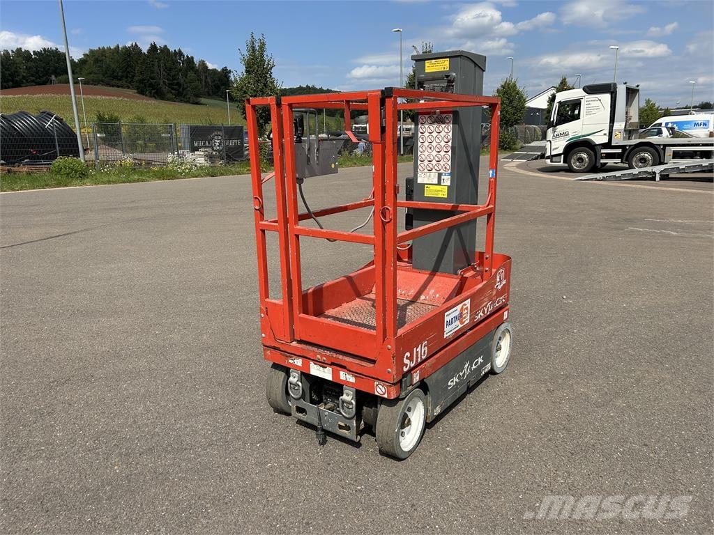 SkyJack SJ16 Plataformas de braço compactas auto-propulsão