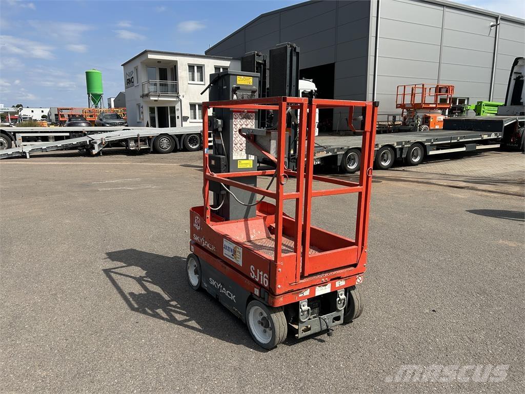 SkyJack SJ16 Plataformas de braço compactas auto-propulsão