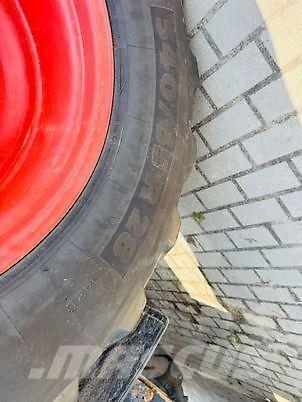 CLAAS ARION 640 Tratores Agrícolas usados