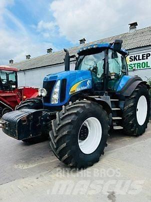 New Holland T8020 Tratores Agrícolas usados