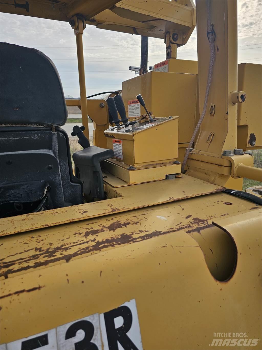 CAT D5N LGP Dozers - Tratores rastos