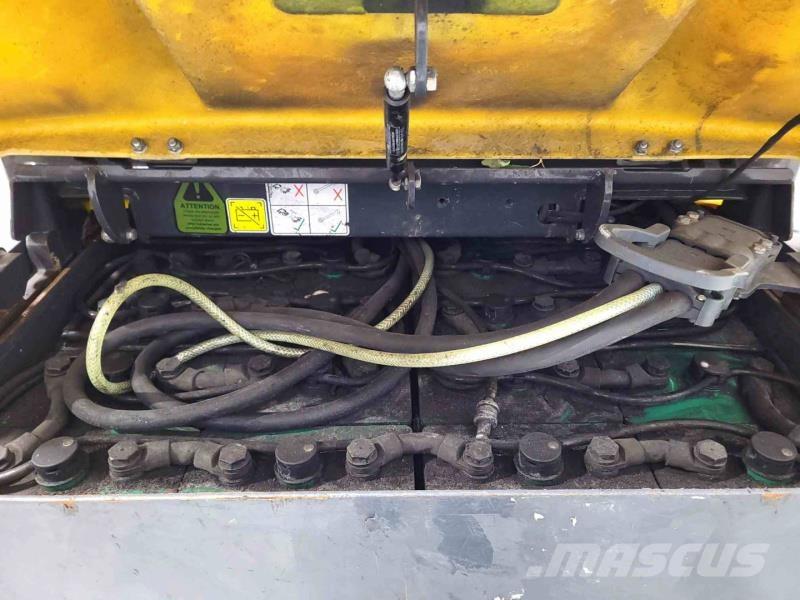 Aisle-Master 20SHE Empilhadores de via estreita