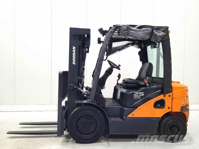 Doosan D25S-7 Empilhadores Diesel