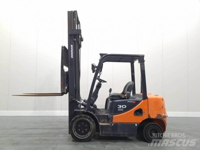 Doosan D30S-5 Empilhadores Diesel