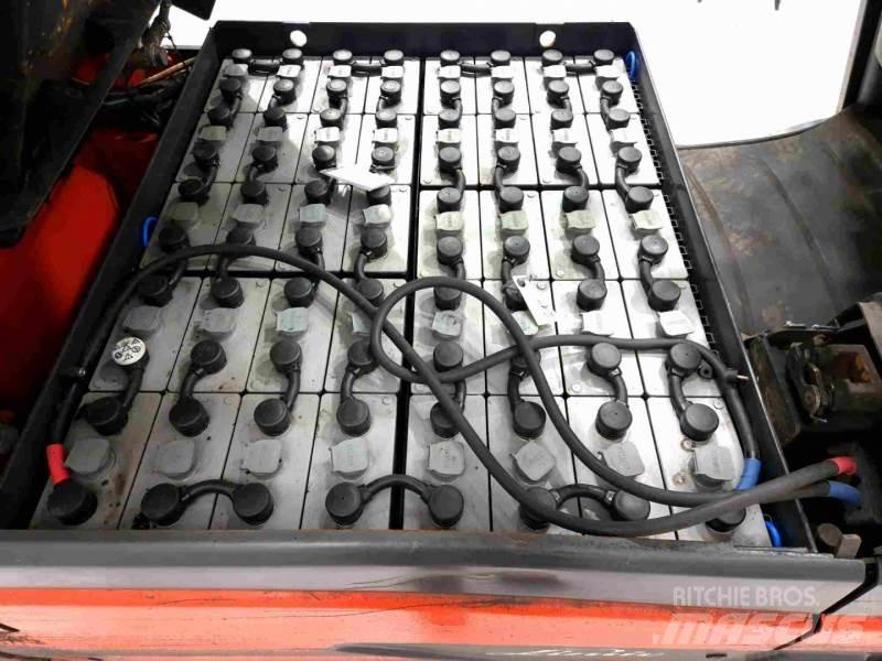 Linde E30L-01 Empilhadores eléctricos