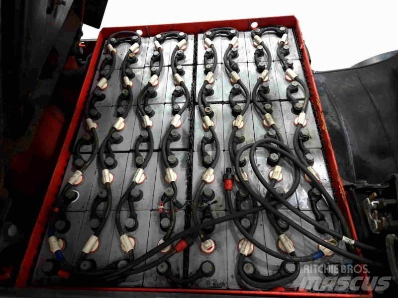 Linde E30L-01 Empilhadores eléctricos
