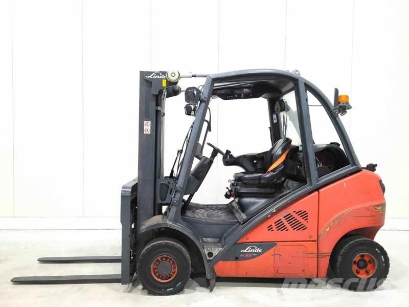Linde H25T-02 Empilhadores a gás