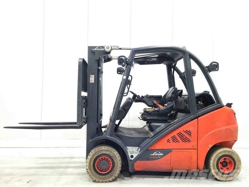 Linde H25T-02 Empilhadores a gás