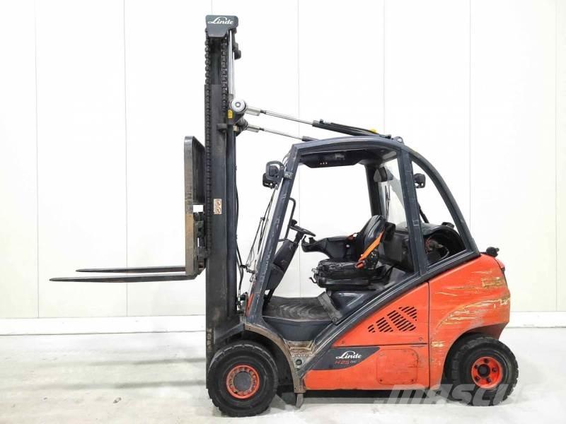Linde H25T-02 Empilhadores a gás