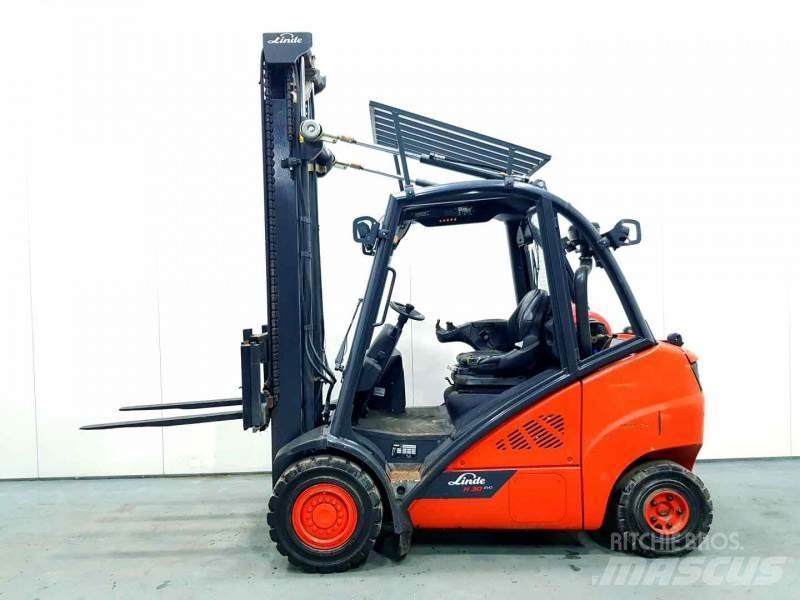 Linde H30T - 02 Empilhadores a gás