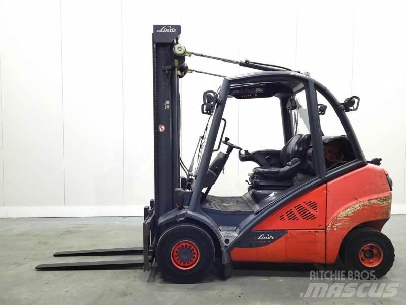 Linde H30T-02 393 Empilhadores a gás