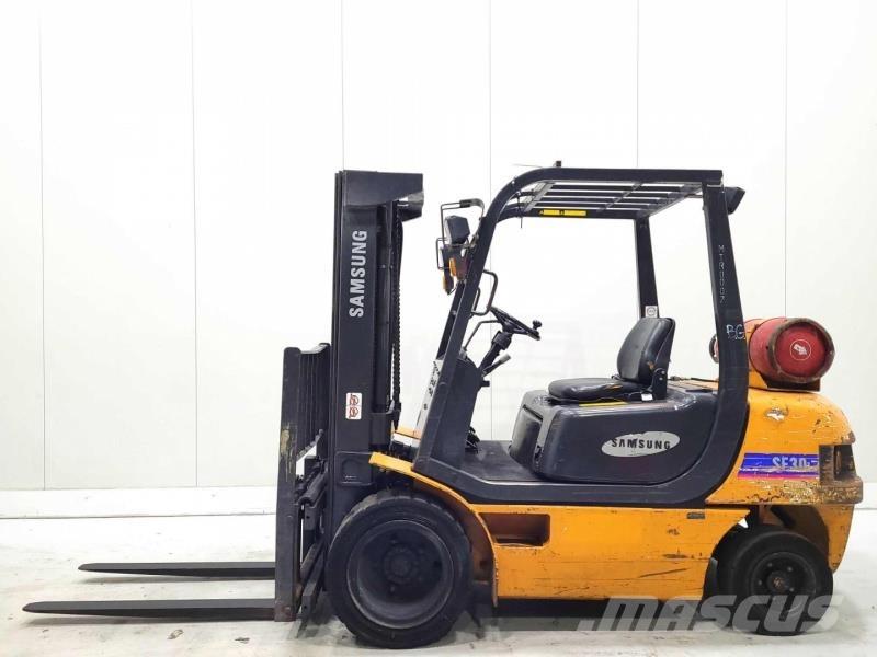 Samsung SF30L Empilhadores a gás