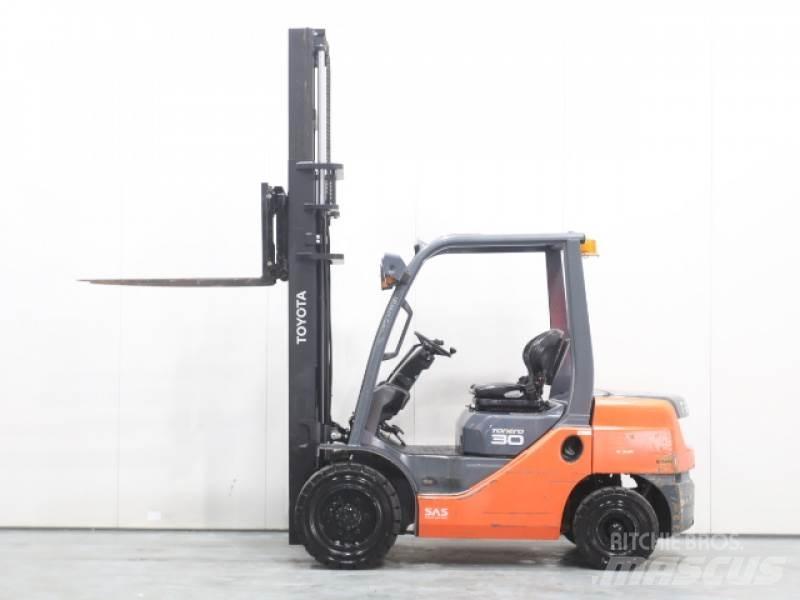 Toyota 02-8FDF30 Empilhadores Diesel
