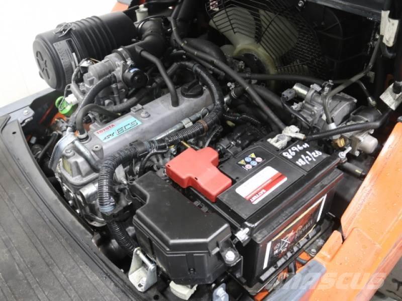 Toyota 02-8FGF30 Empilhadores a gás