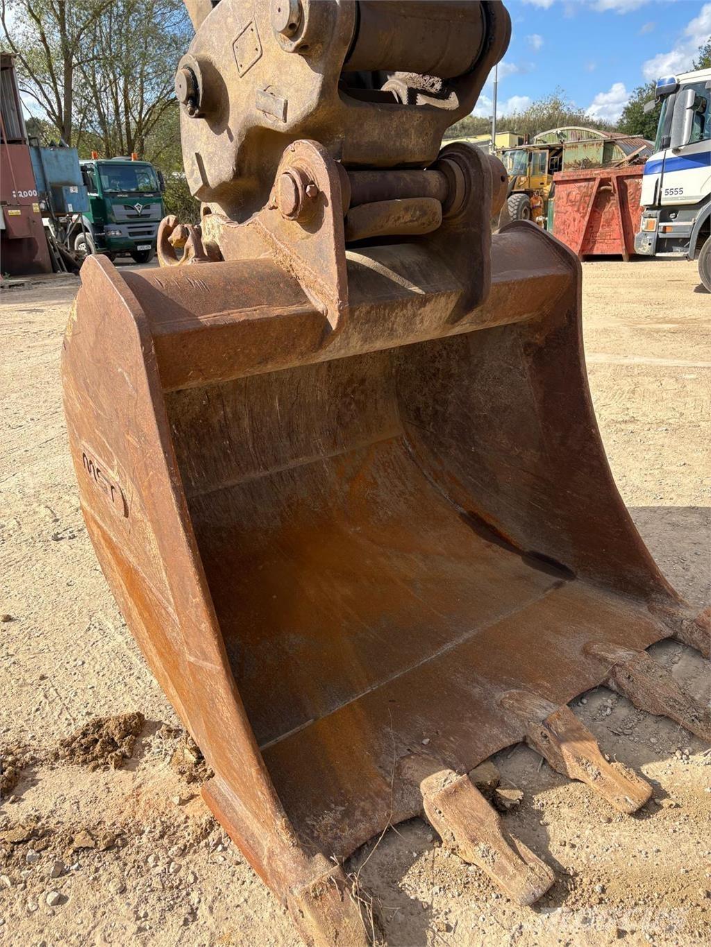 Volvo EC290BLC Escavadoras de rastos