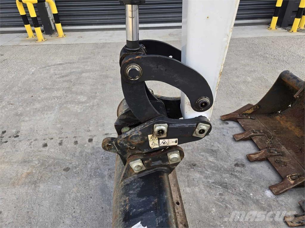 Bobcat E17 Mini Escavadoras <7t