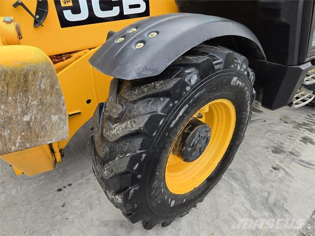 JCB 535-140 Manipuladores telescópicos