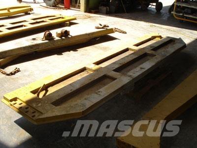CAT 740 Tailgate Outros componentes