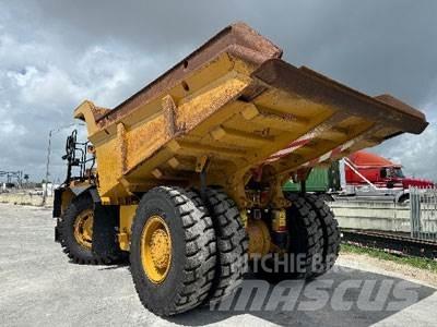 CAT 770G Camiőes dumper basculantes rígidos
