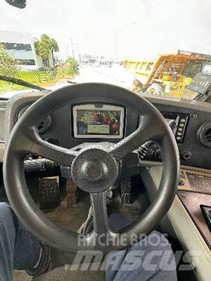 CAT 770G Camiőes dumper basculantes rígidos