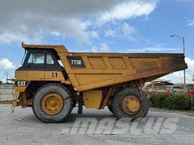 CAT 775E Camiőes dumper basculantes rígidos