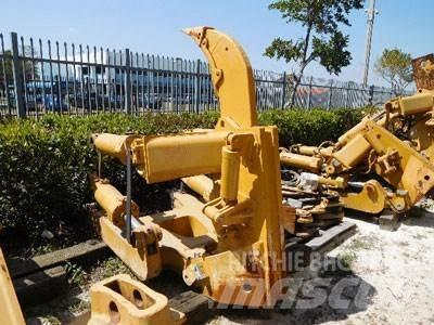 CAT D8T Ripper, S/S Outros componentes