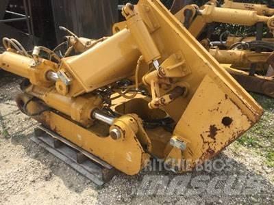 CAT D8T Ripper, S/S Outros componentes