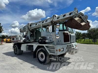 Gradall XL3100 Escavadoras de rodas