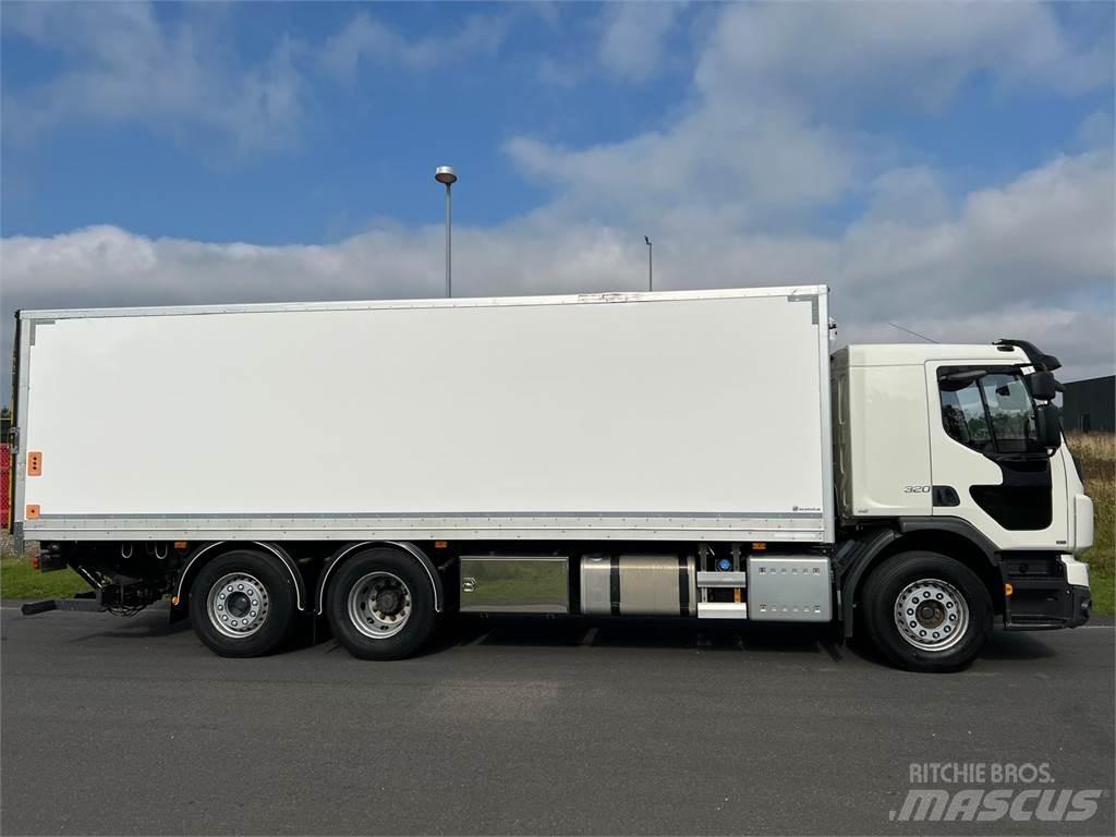 Volvo FE320 6x2*4 Camiões de caixa fechada