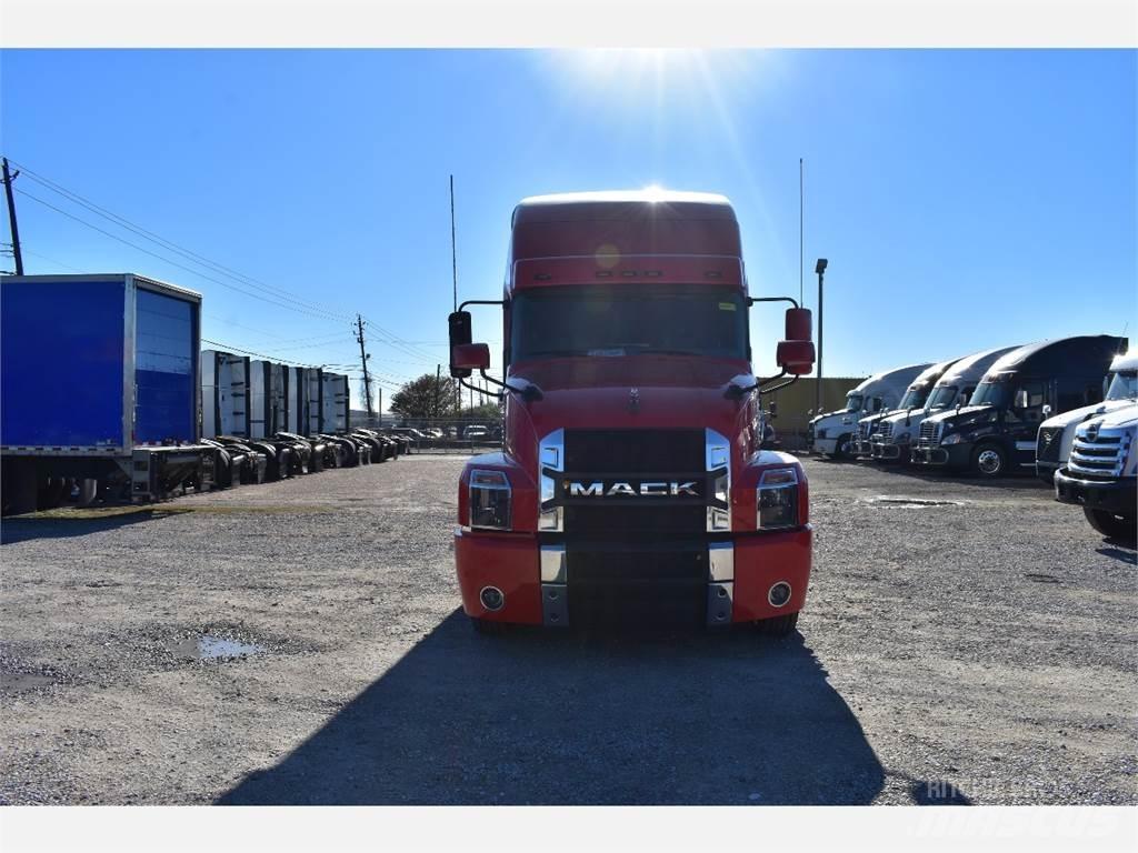 Mack ANTHEM Tractores (camiões)