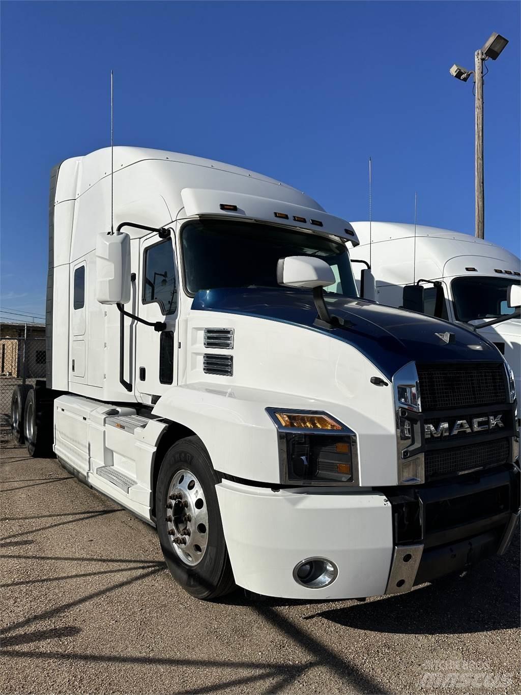 Mack ANTHEM Tractores (camiões)
