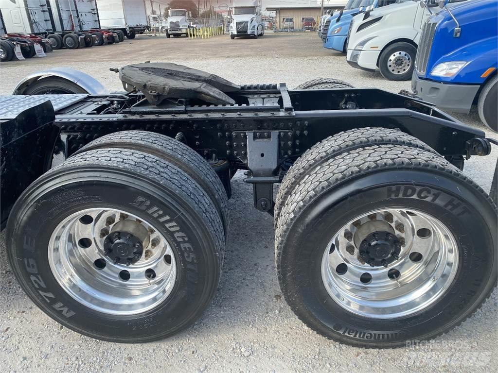 Mack GRANITE Tractores (camiões)